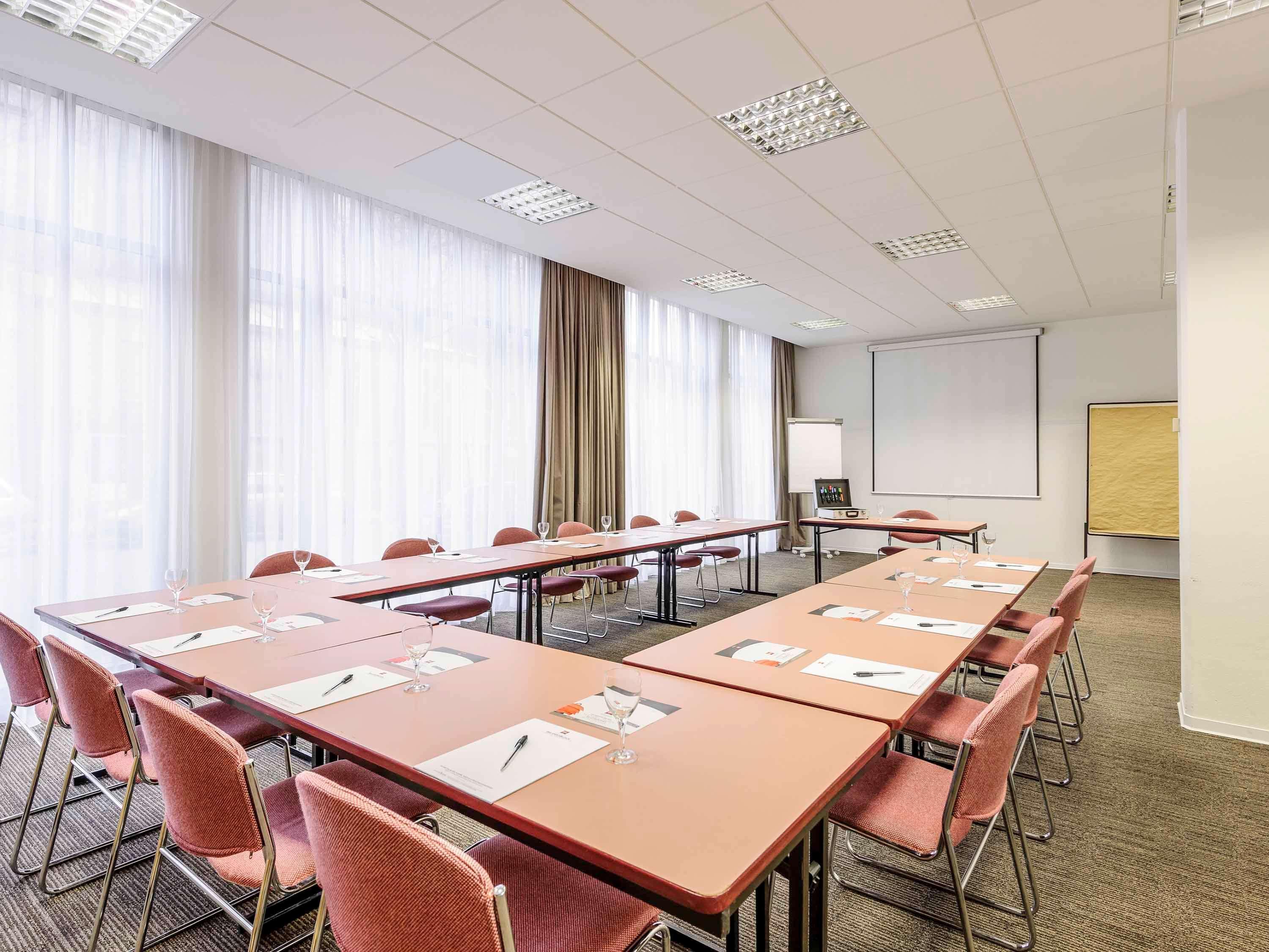 Ibis Altstadt Hotel 2*